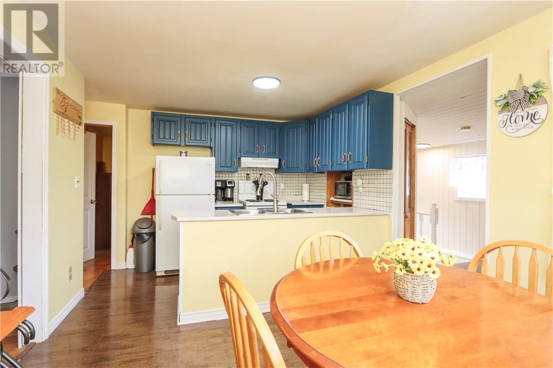 12 Oakwood Avenue, Capreol, Ontario  P0M 1H0 - Photo 4 - 2130000