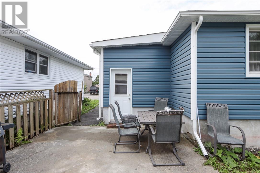 12 Oakwood Avenue, Capreol, Ontario  P0M 1H0 - Photo 40 - 2130000