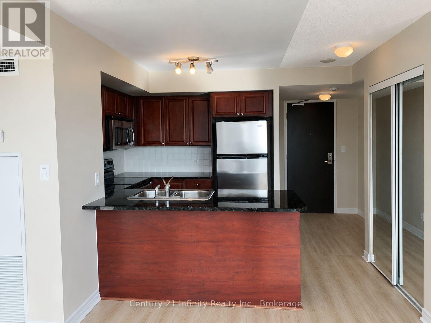 2906 - 208 Enfield Place, Mississauga (City Centre), Ontario  L5B 0G8 - Photo 8 - W13712620