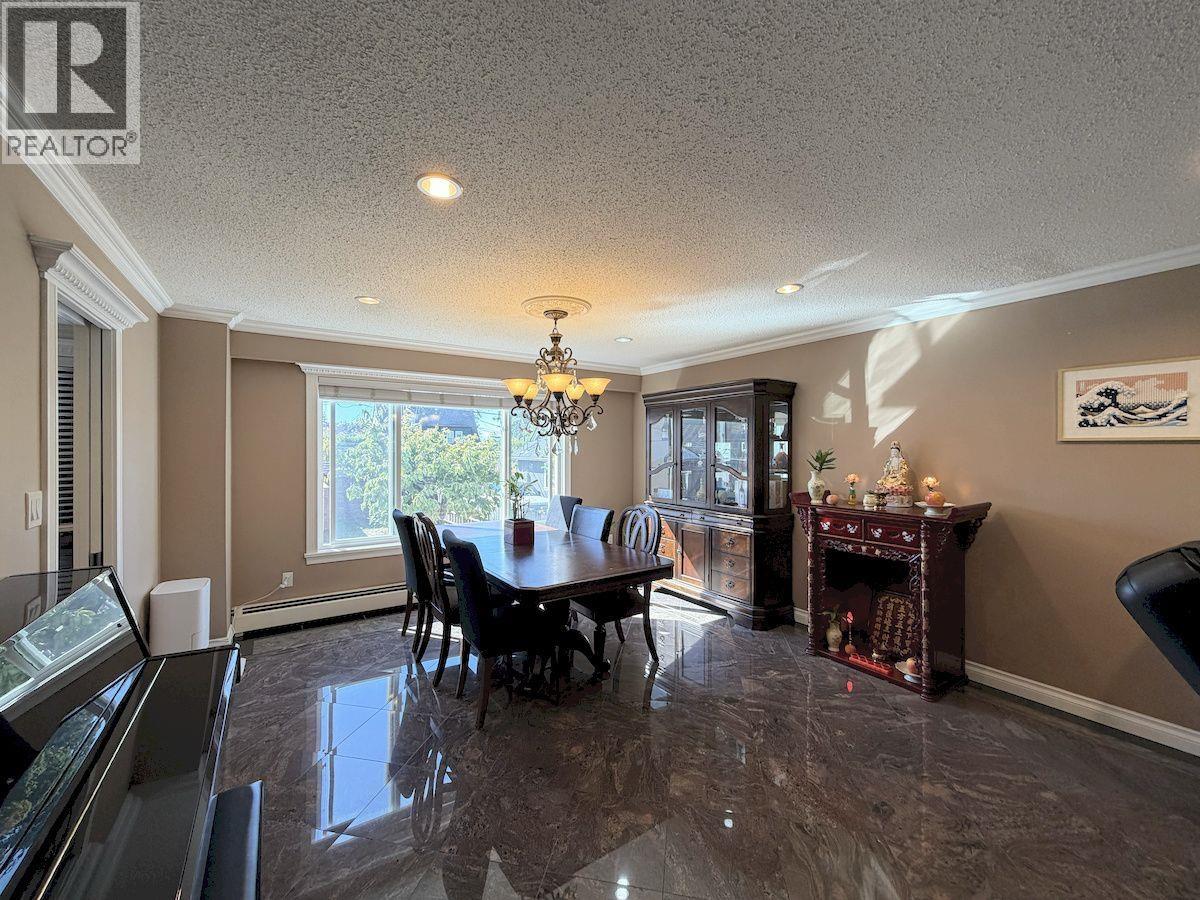 5885 LINCOLN STREET, Vancouver, British Columbia