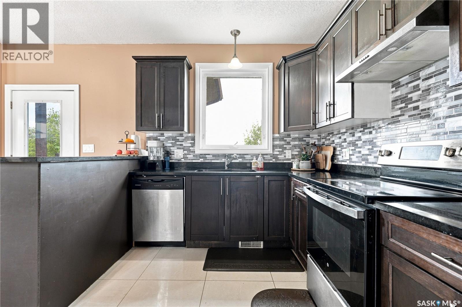 18 118 Hampton Circle, Saskatoon, Saskatchewan  S7R 0C9 - Photo 17 - SK046666