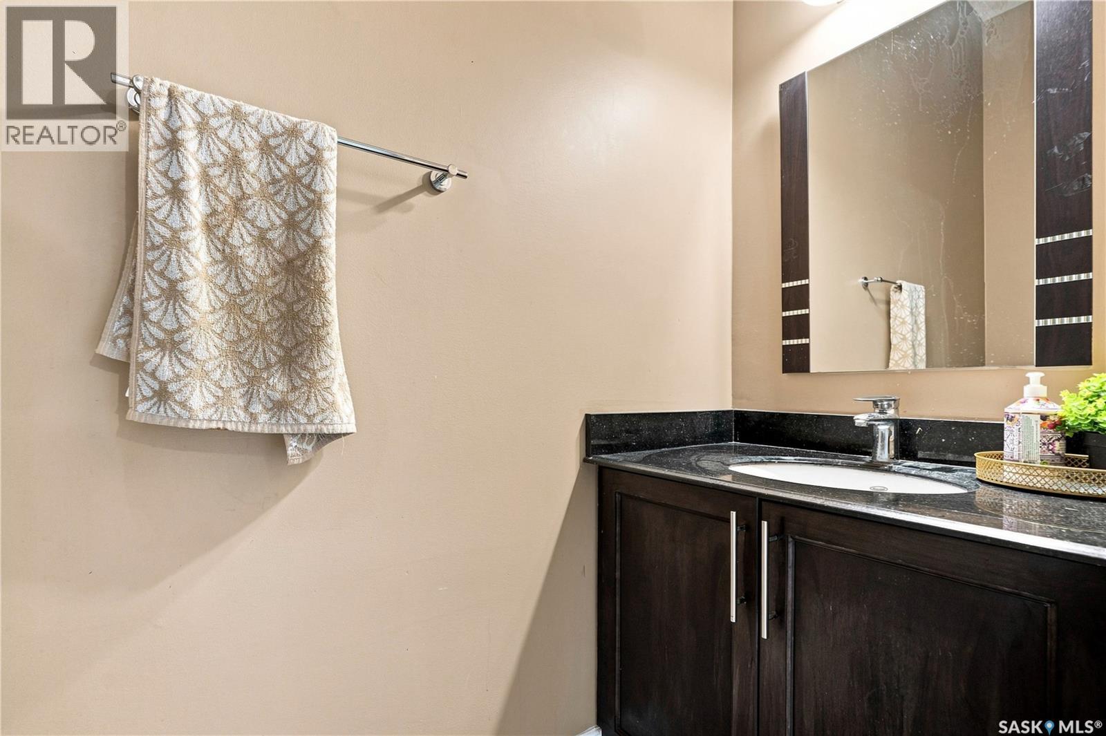 18 118 Hampton Circle, Saskatoon, Saskatchewan  S7R 0C9 - Photo 7 - SK046666