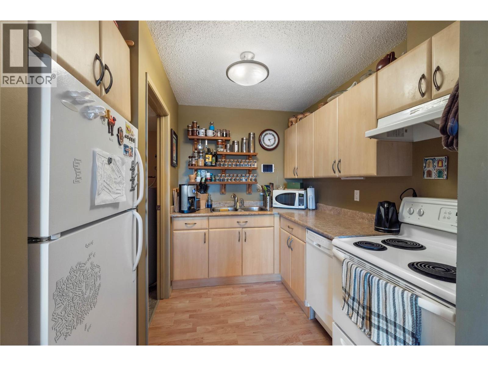 1221 Hugh Allan Drive Unit# 38, Kamloops, British Columbia  V1S 1M7 - Photo 6 - 10385037