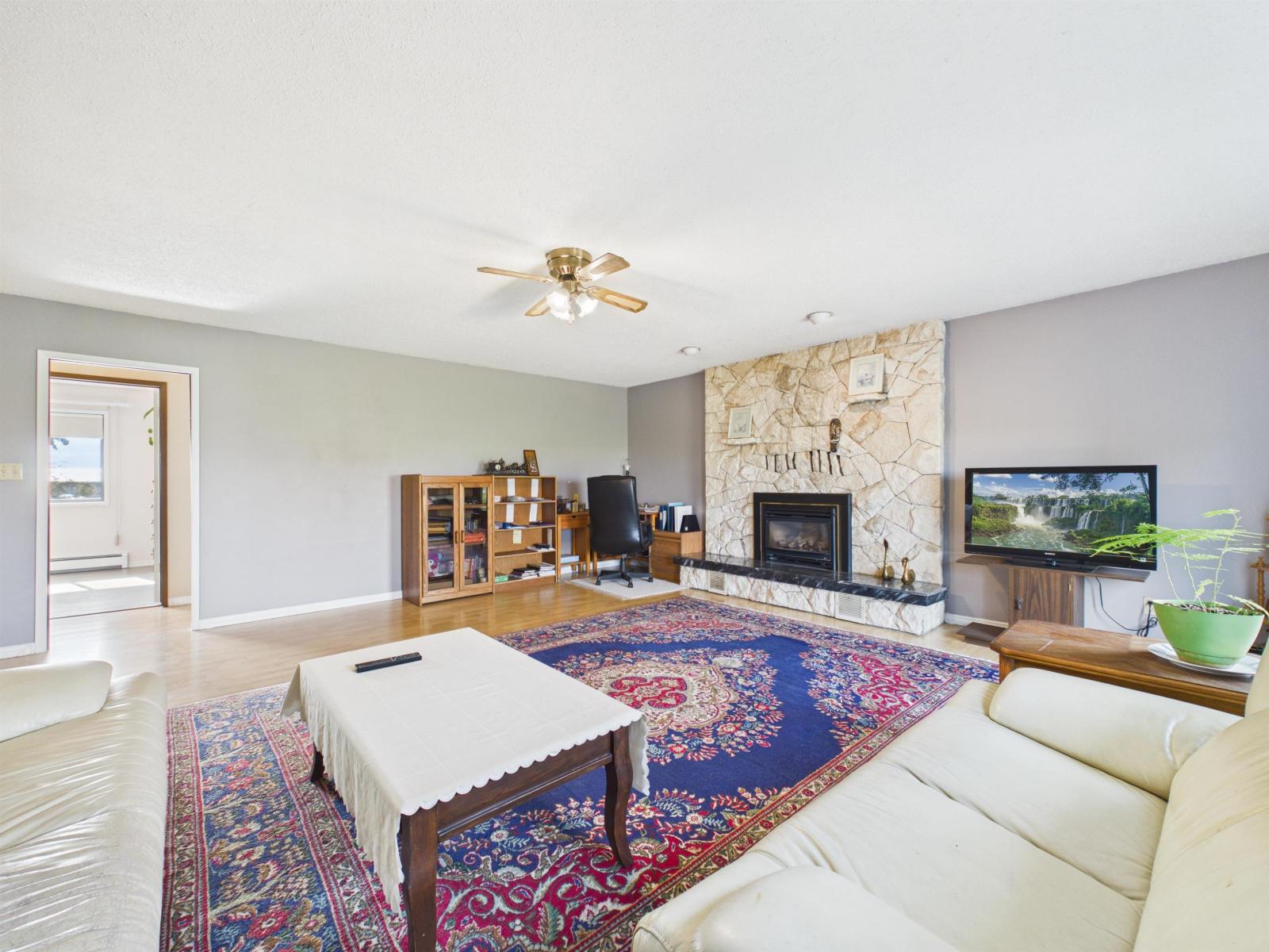 6631 Hopedale Road, Greendale, Sardis - Greendale, British Columbia  V2R 4L4 - Photo 2 - R3158281