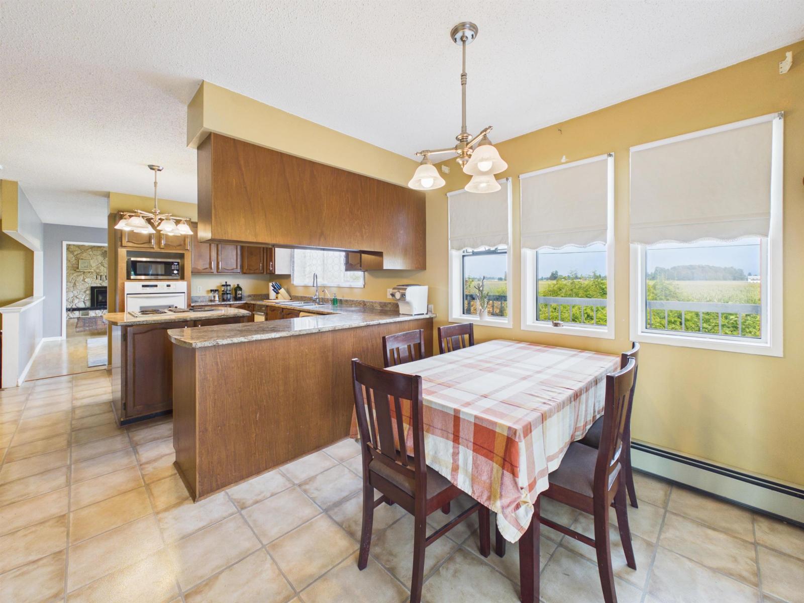 6631 Hopedale Road, Greendale, Sardis - Greendale, British Columbia  V2R 4L4 - Photo 6 - R3158281