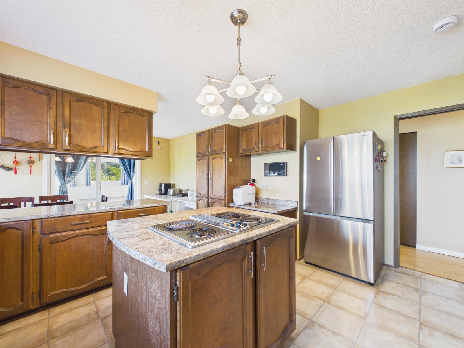 6631 Hopedale Road, Greendale, Sardis - Greendale, British Columbia  V2R 4L4 - Photo 5 - R3158281
