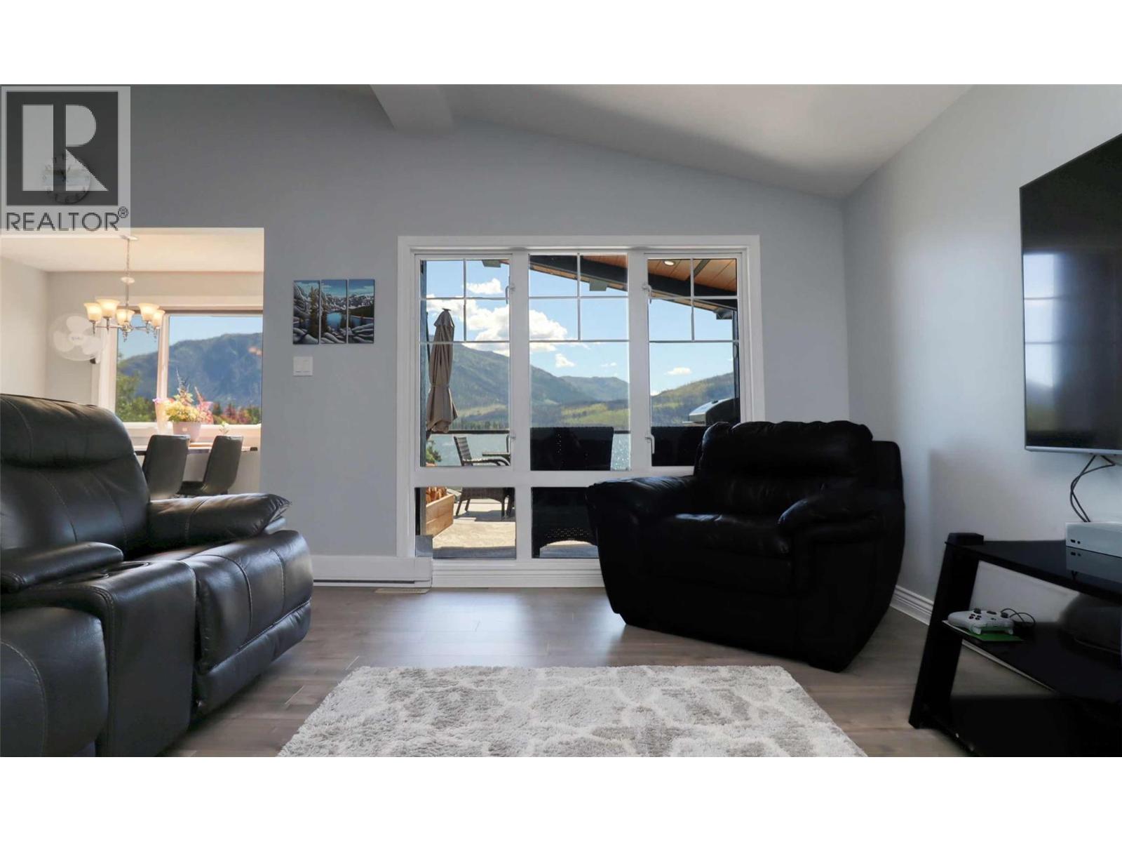 1475 Little Shuswap Lake Road, Chase, British Columbia  V0E 1M2 - Photo 14 - 10392855