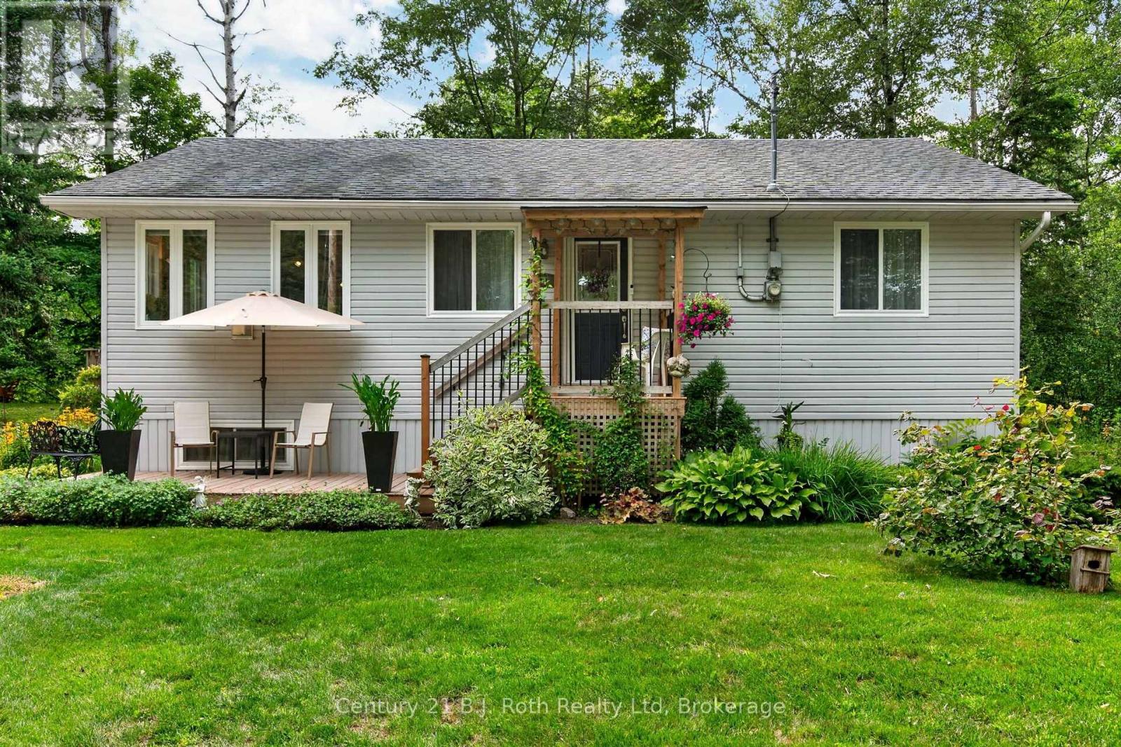 24 Crescent Drive, Tay, Ontario  L0K 2A0 - Photo 2 - S13712734