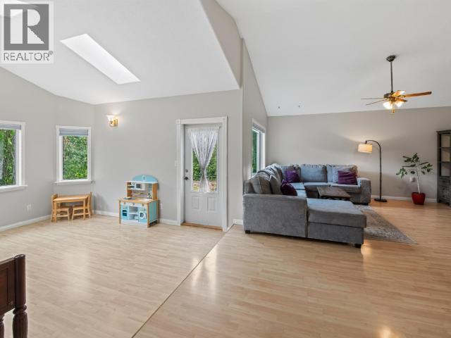 27 12th Avenue, Whitehorse, Yukon Y1A 4J5 - Photo 13 - 17645