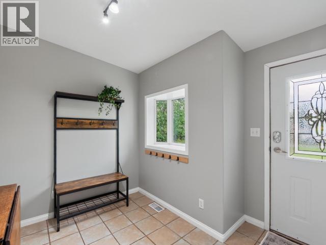 27 12th Avenue, Whitehorse, Yukon Y1A 4J5 - Photo 6 - 17645