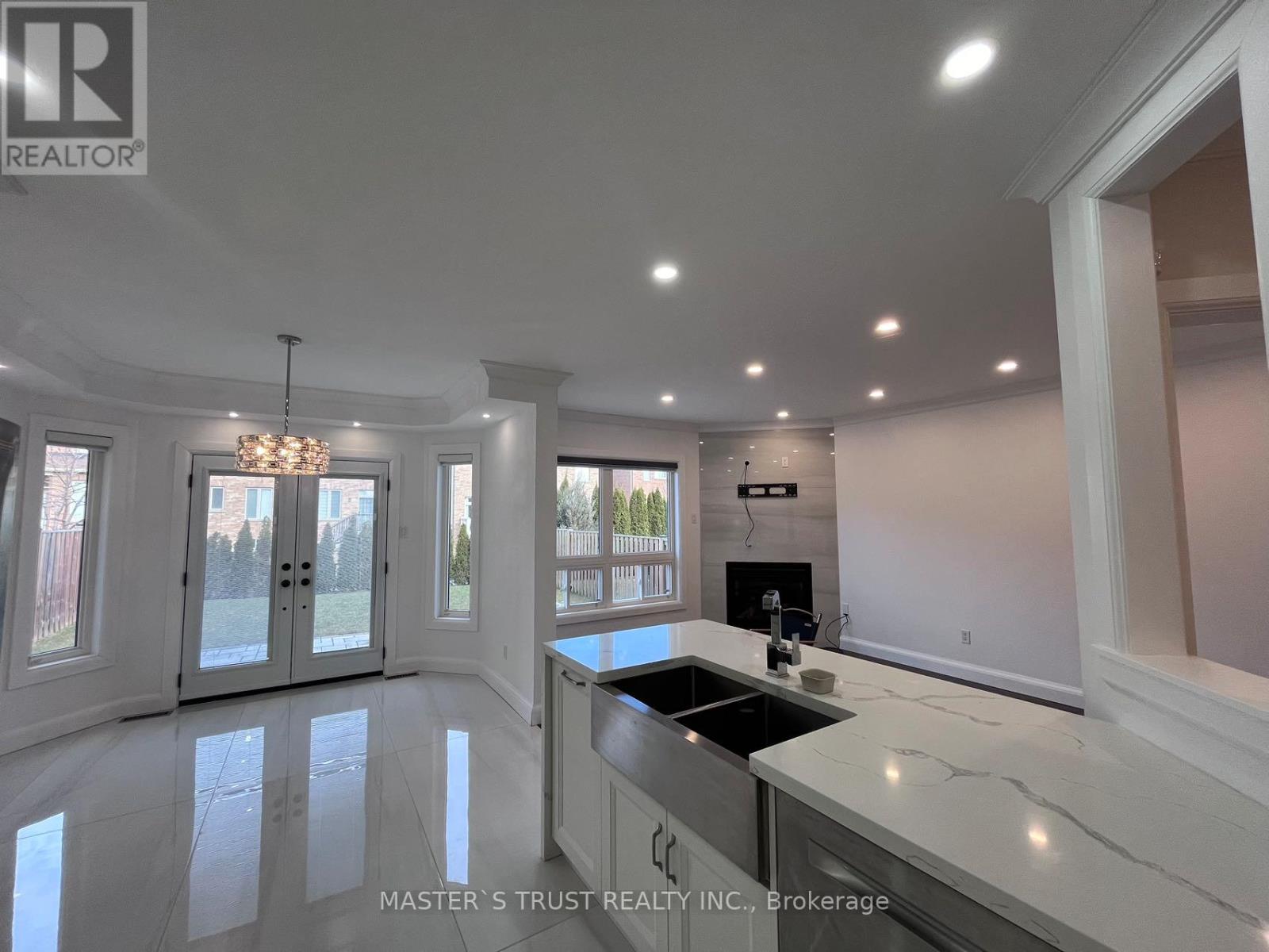 15 Mirando Street, Richmond Hill, Ontario  L4S 2W8 - Photo 9 - N13582406