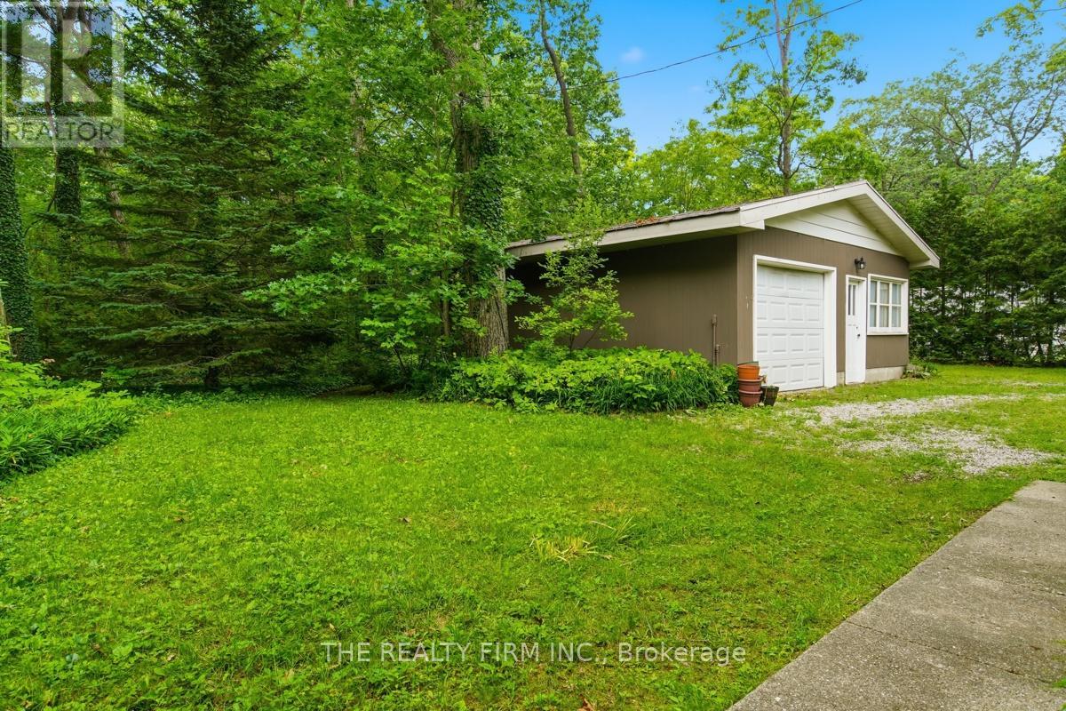 48 Lake Road, Lambton Shores (Grand Bend), Ontario  N0M 1T0 - Photo 11 - X13712698