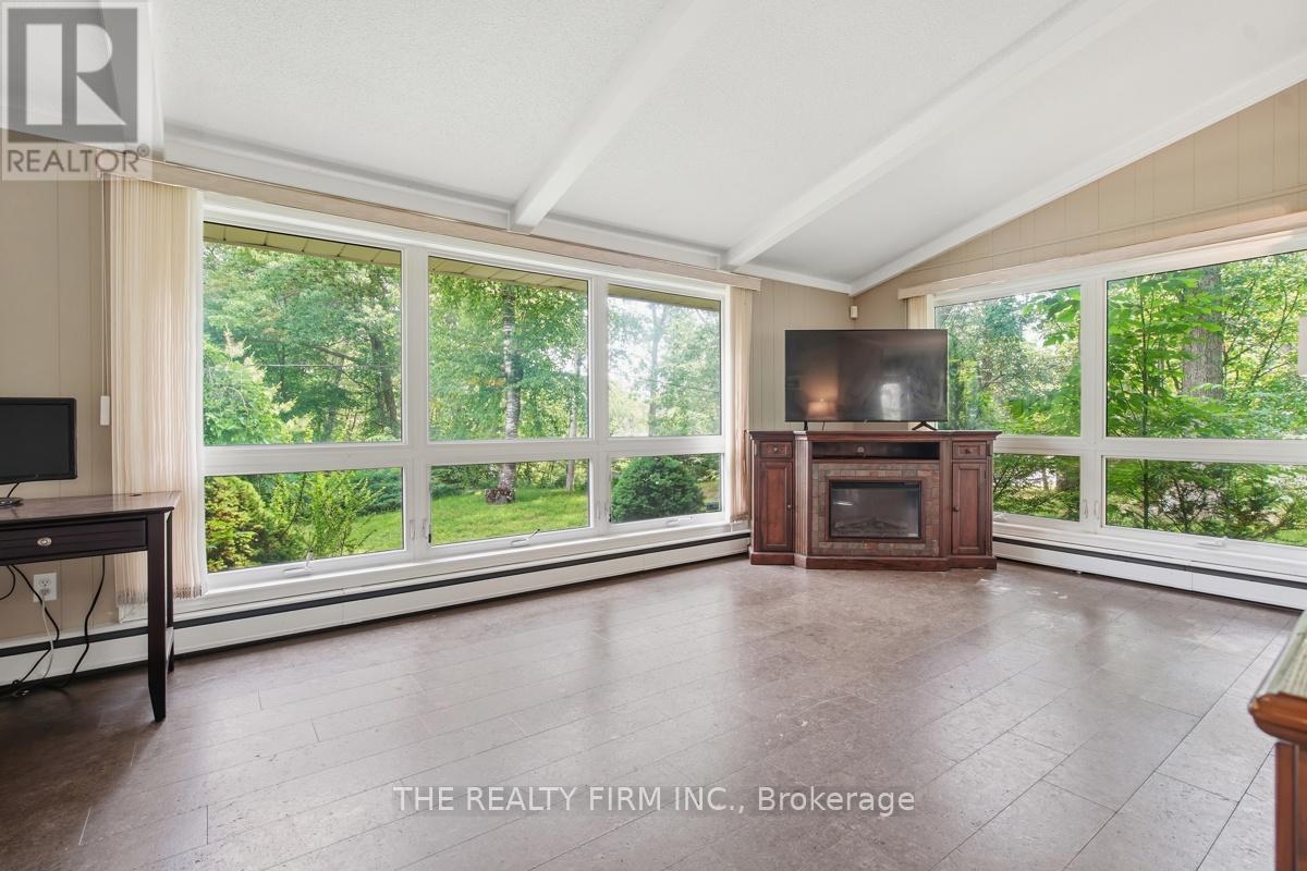 48 Lake Road, Lambton Shores (Grand Bend), Ontario  N0M 1T0 - Photo 15 - X13712698