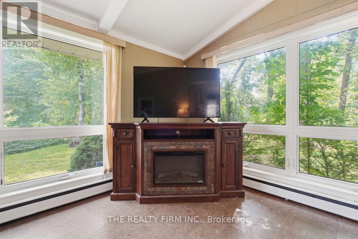 48 Lake Road, Lambton Shores (Grand Bend), Ontario  N0M 1T0 - Photo 18 - X13712698