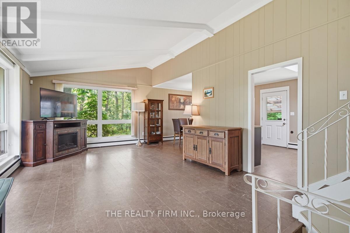 48 Lake Road, Lambton Shores (Grand Bend), Ontario  N0M 1T0 - Photo 19 - X13712698