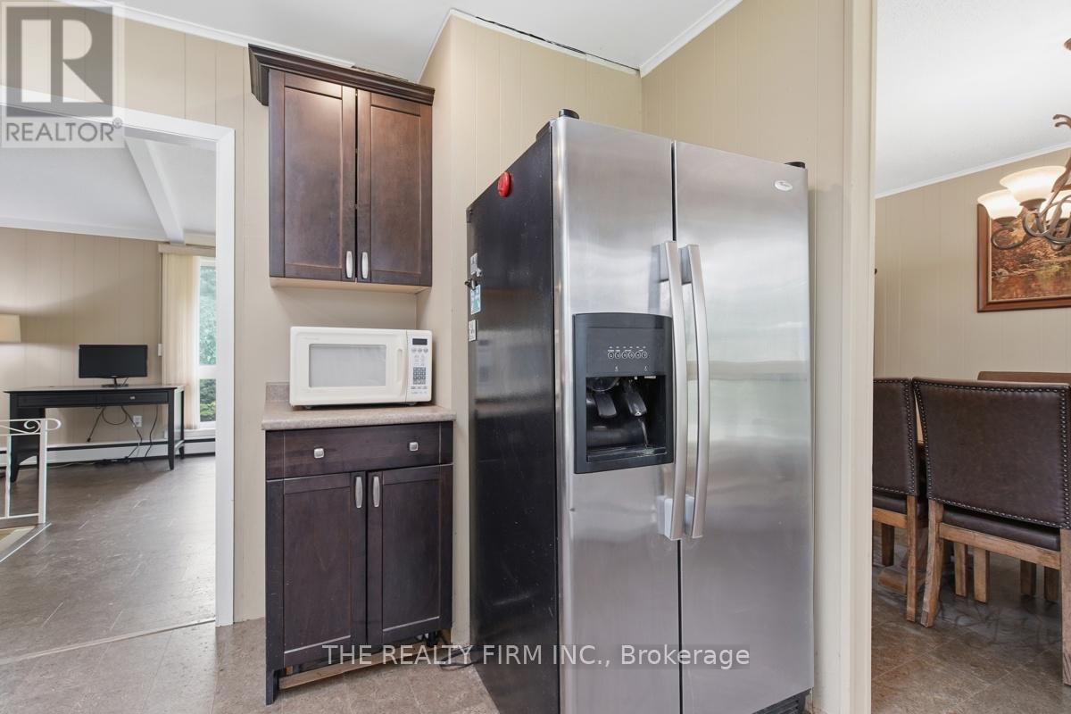 48 Lake Road, Lambton Shores (Grand Bend), Ontario  N0M 1T0 - Photo 27 - X13712698