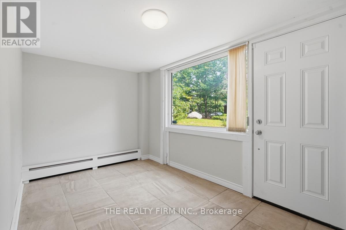 48 Lake Road, Lambton Shores (Grand Bend), Ontario  N0M 1T0 - Photo 35 - X13712698