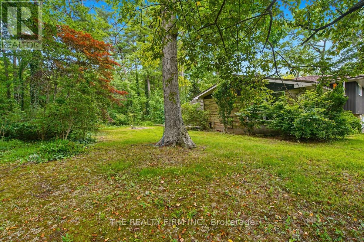 48 Lake Road, Lambton Shores (Grand Bend), Ontario  N0M 1T0 - Photo 49 - X13712698