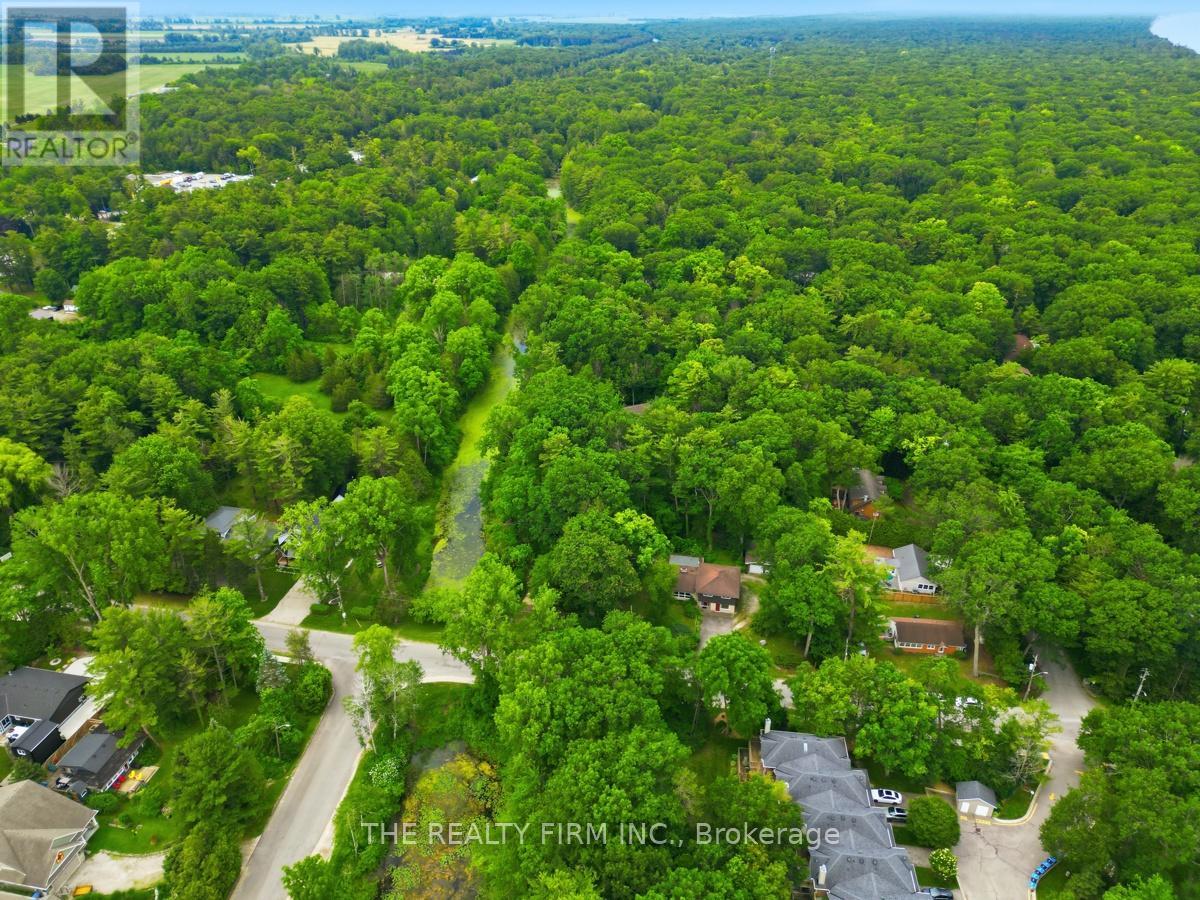 48 Lake Road, Lambton Shores (Grand Bend), Ontario  N0M 1T0 - Photo 6 - X13712698
