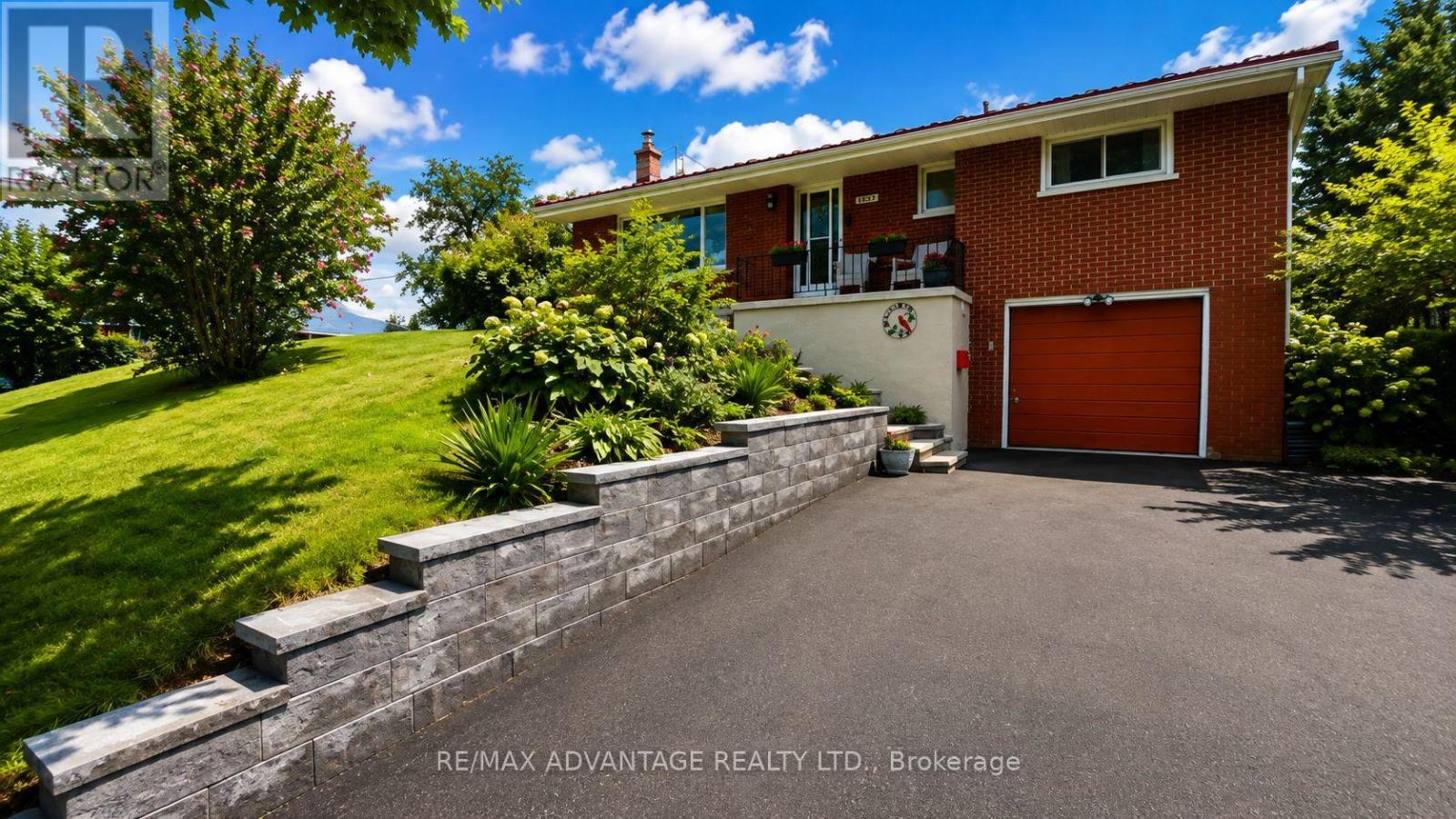 1031 Eagle Drive, London South (South J), Ontario  N5Z 3H4 - Photo 1 - X13712702
