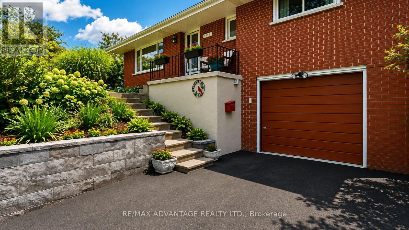 1031 Eagle Drive, London South (South J), Ontario  N5Z 3H4 - Photo 2 - X13712702