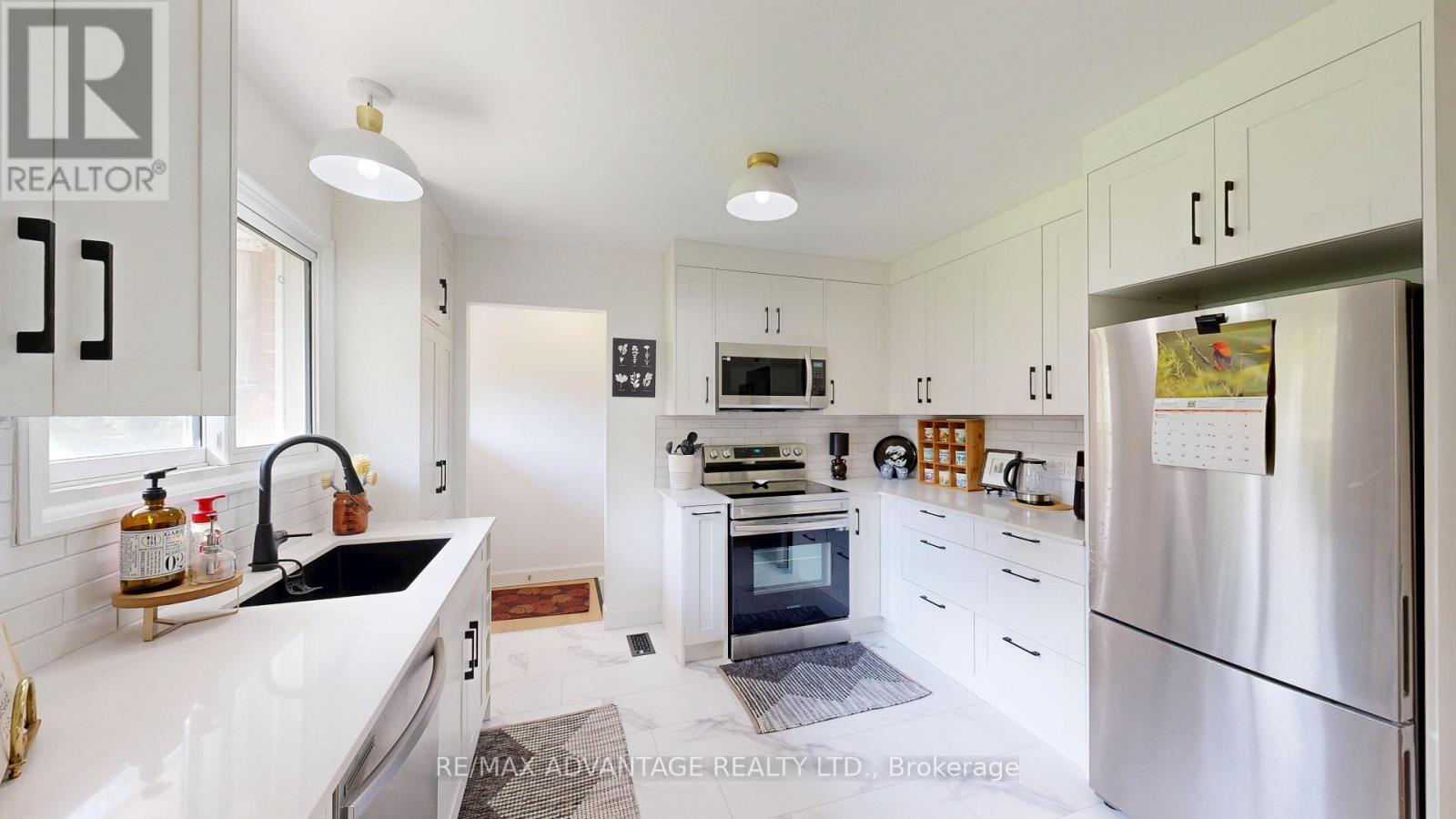 1031 Eagle Drive, London South (South J), Ontario  N5Z 3H4 - Photo 4 - X13712702