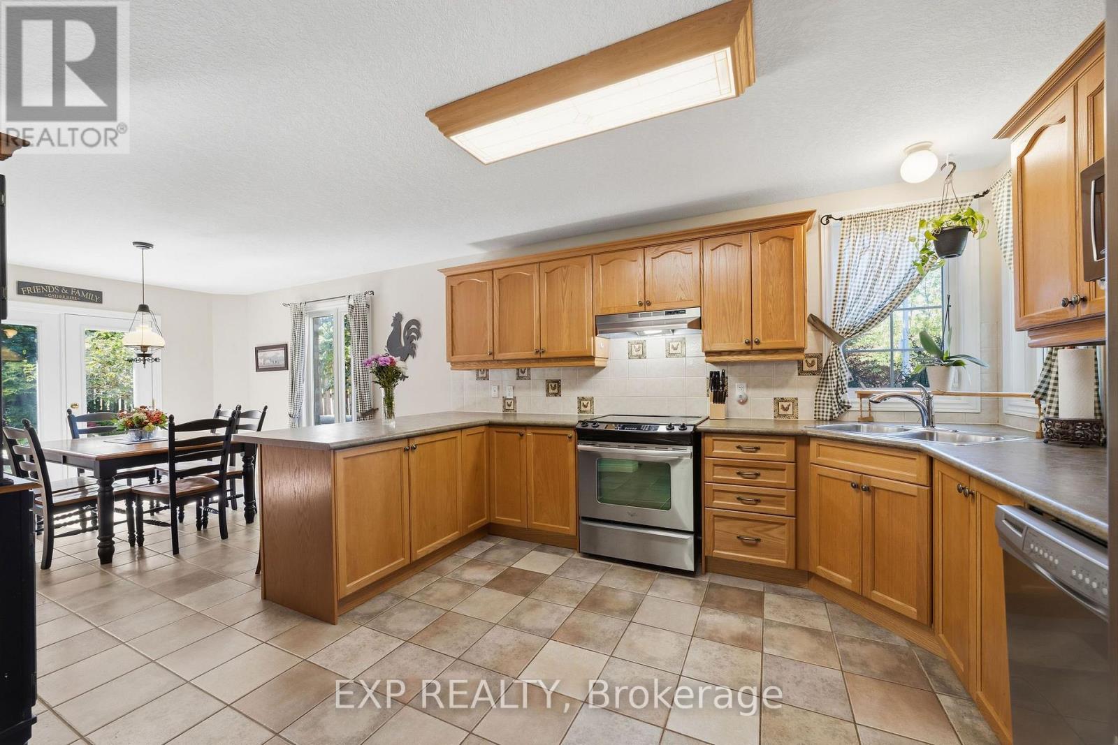 924 Garibaldi Avenue, London North (North B), Ontario  N5X 4J8 - Photo 3 - X13712756