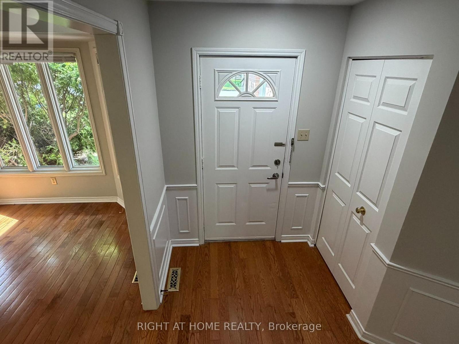 1004 Aldersbrook Road, London North (North I), Ontario  N6G 4N5 - Photo 4 - X13712784