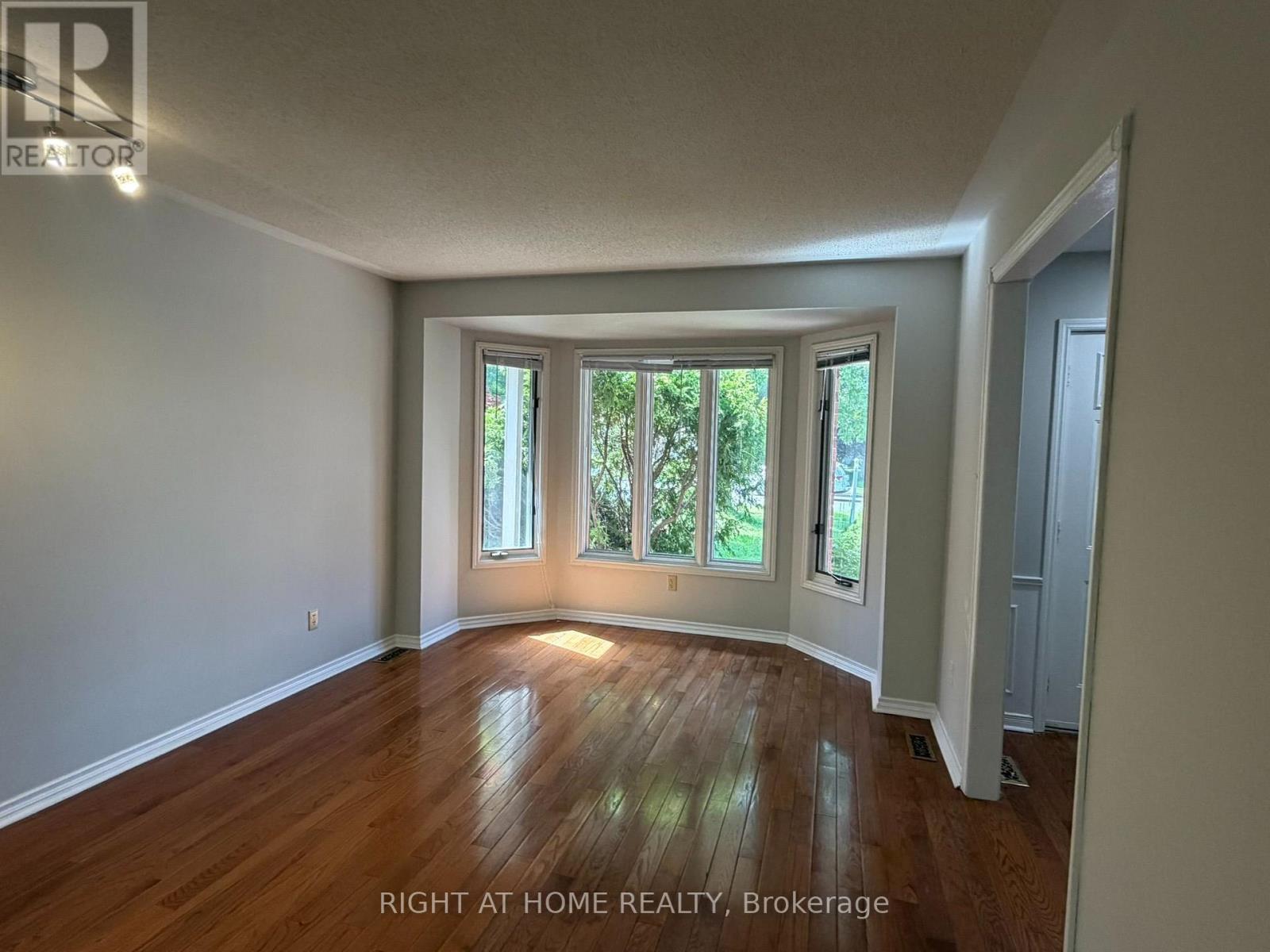1004 Aldersbrook Road, London North (North I), Ontario  N6G 4N5 - Photo 5 - X13712784