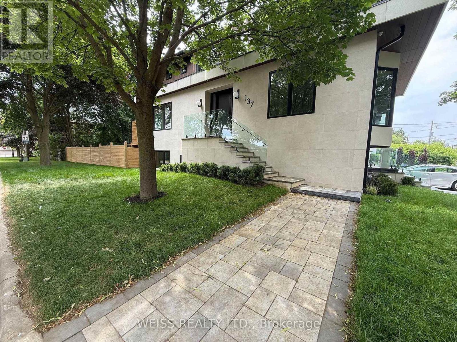 137 Bannockburn Avenue, Toronto, Ontario  M5M 2N4 - Photo 21 - C13712690