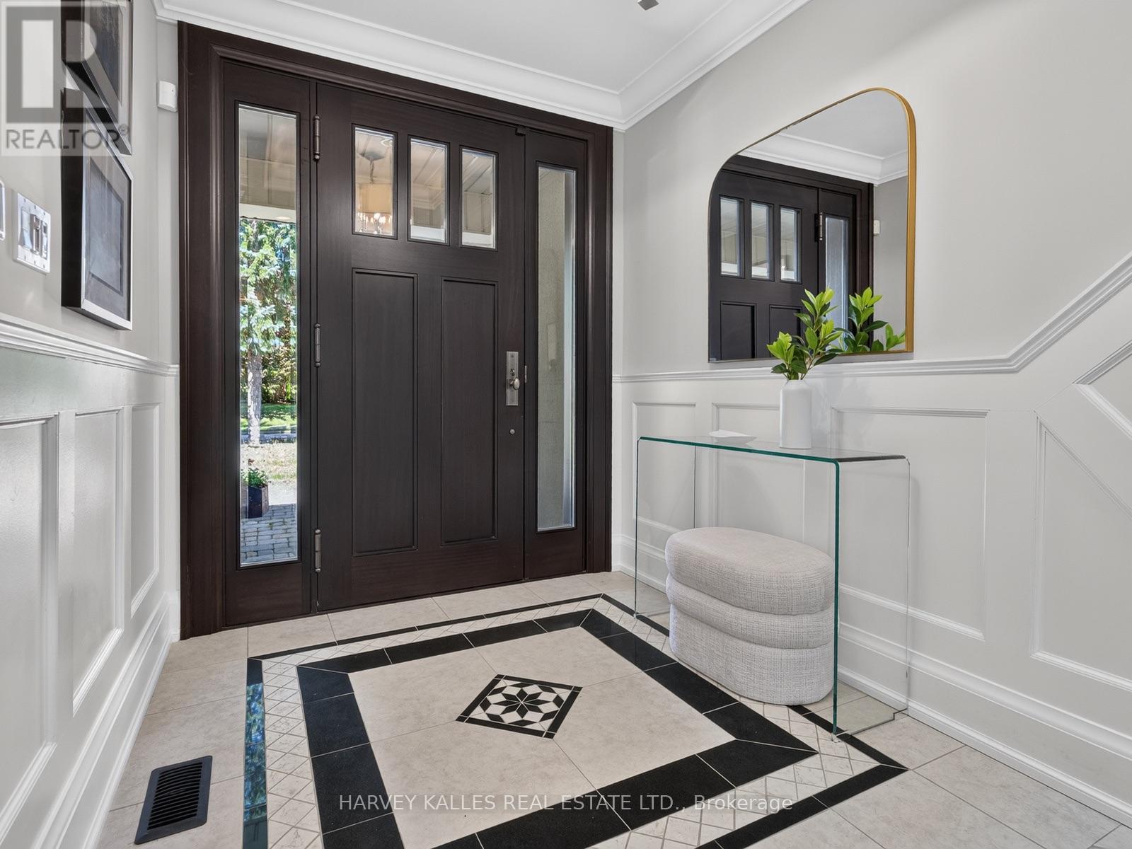 107 Stratford Crescent, Toronto, Ontario  M4N 1C7 - Photo 3 - C13712710