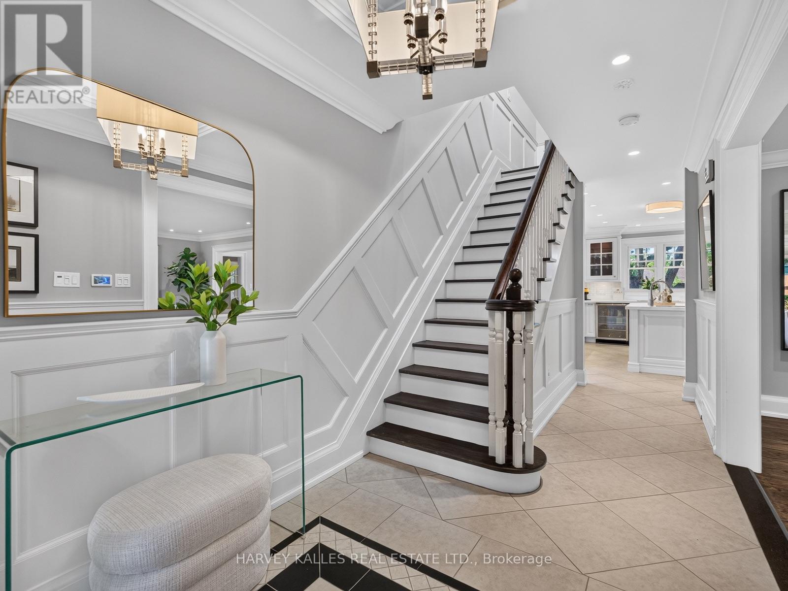 107 Stratford Crescent, Toronto, Ontario  M4N 1C7 - Photo 4 - C13712710