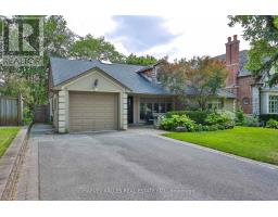107 STRATFORD CRESCENT, Toronto, Ontario