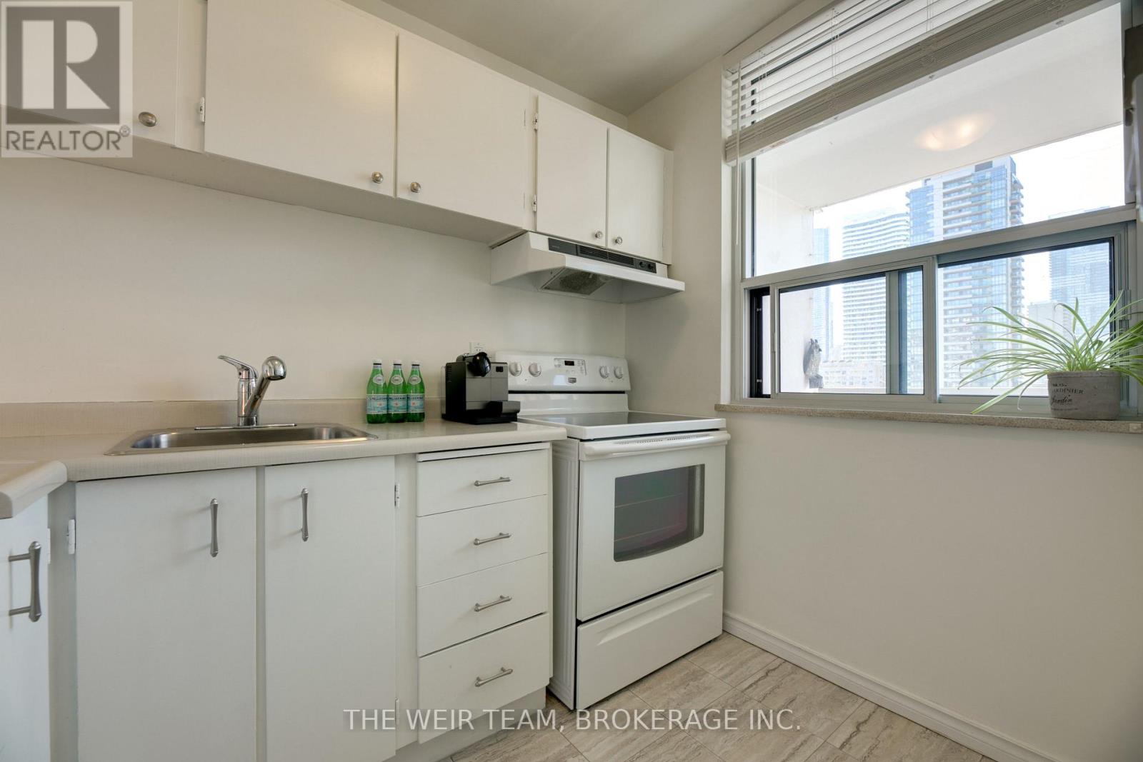 905 - 40 Homewood Avenue, Toronto, Ontario  M4Y 2K2 - Photo 18 - C13712732