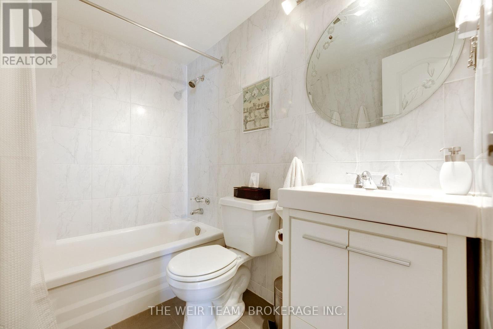 905 - 40 Homewood Avenue, Toronto, Ontario  M4Y 2K2 - Photo 24 - C13712732