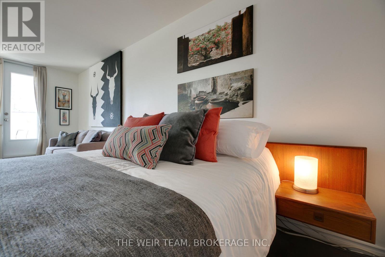 905 - 40 Homewood Avenue, Toronto, Ontario  M4Y 2K2 - Photo 6 - C13712732
