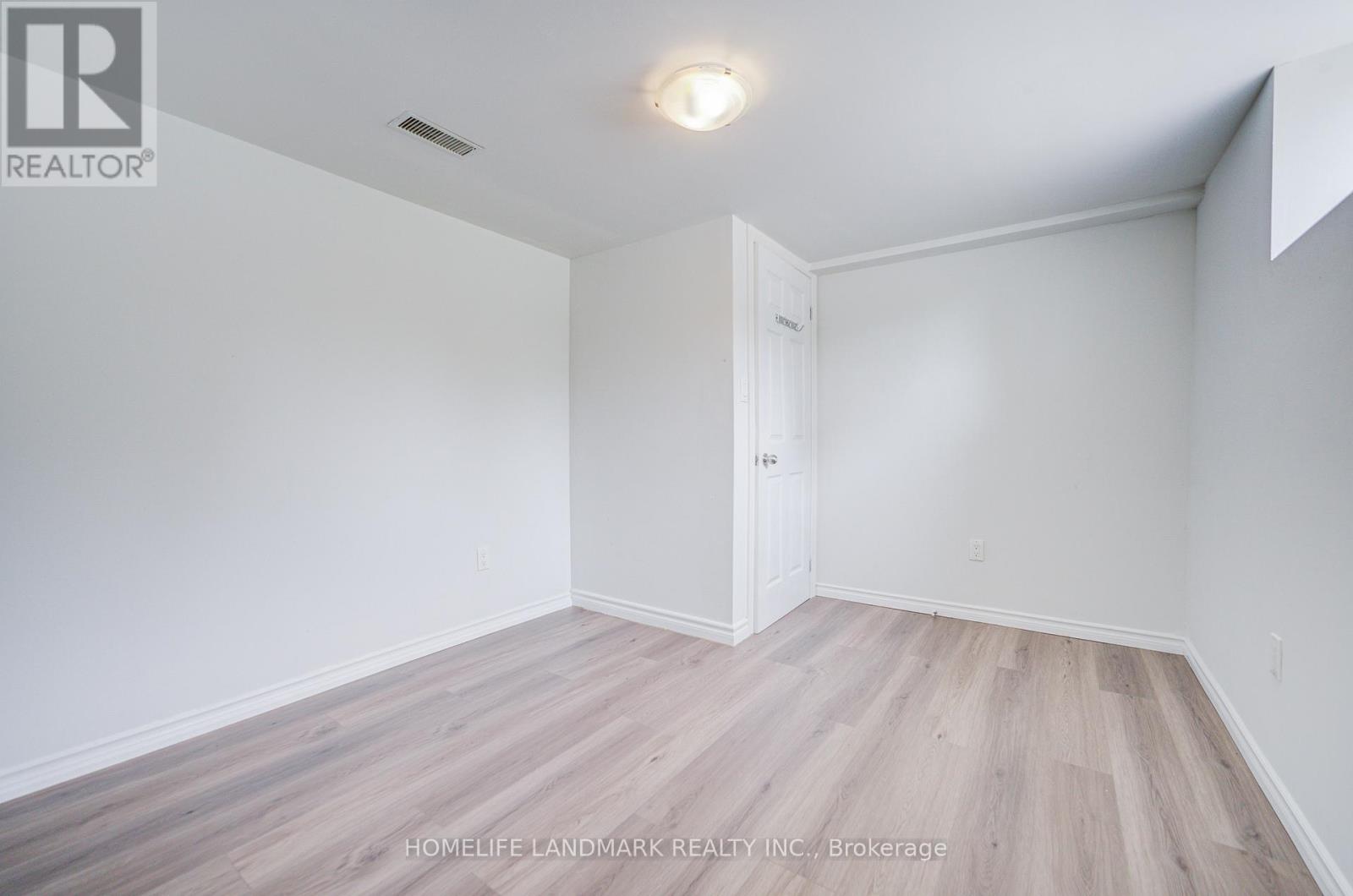 964 Pharmacy Avenue, Toronto, Ontario  M1R 2G6 - Photo 29 - E13712684