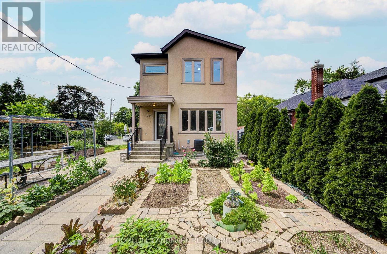 964 Pharmacy Avenue, Toronto, Ontario  M1R 2G6 - Photo 3 - E13712684
