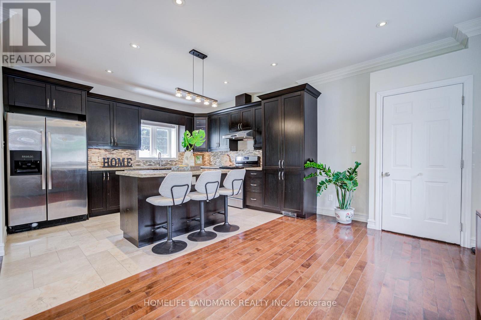 964 Pharmacy Avenue, Toronto, Ontario  M1R 2G6 - Photo 8 - E13712684