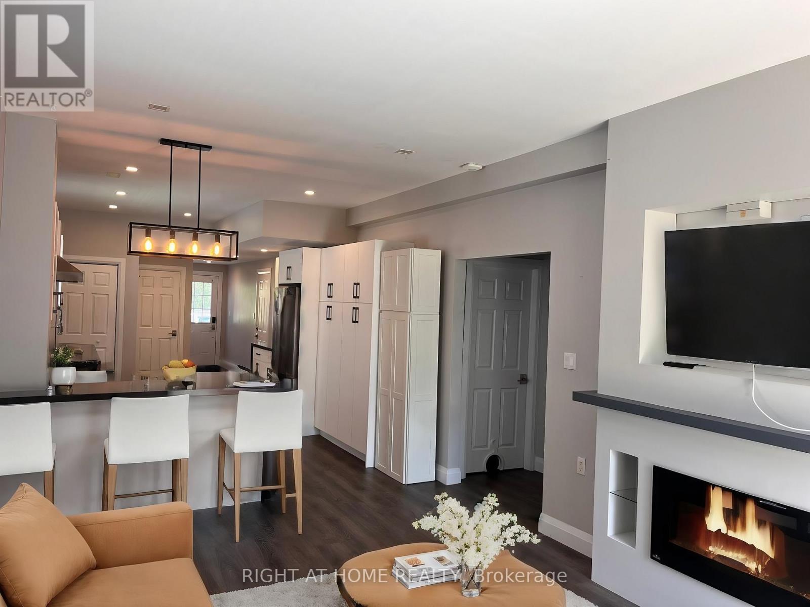 116 Maplewood Drive, Essa, Ontario  L0M 1B4 - Photo 3 - N13712720