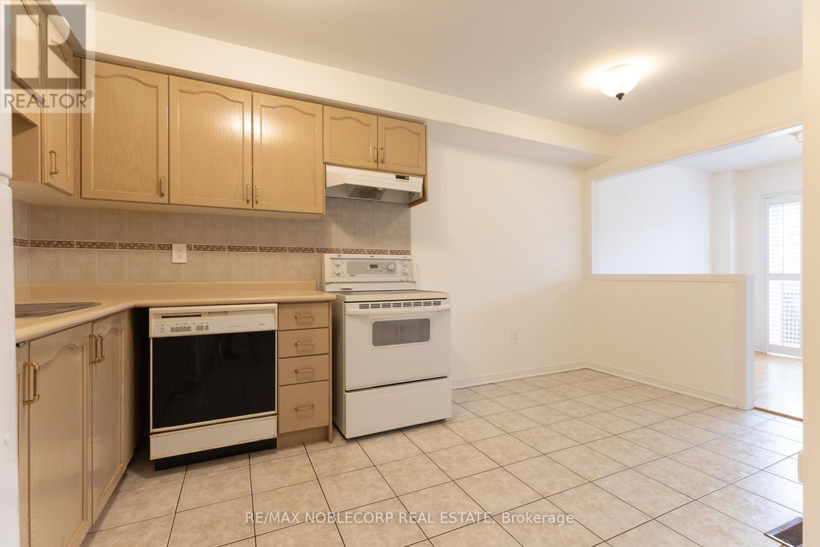 28 Opera Place, Vaughan, Ontario  L4L 8Y8 - Photo 15 - N13712762