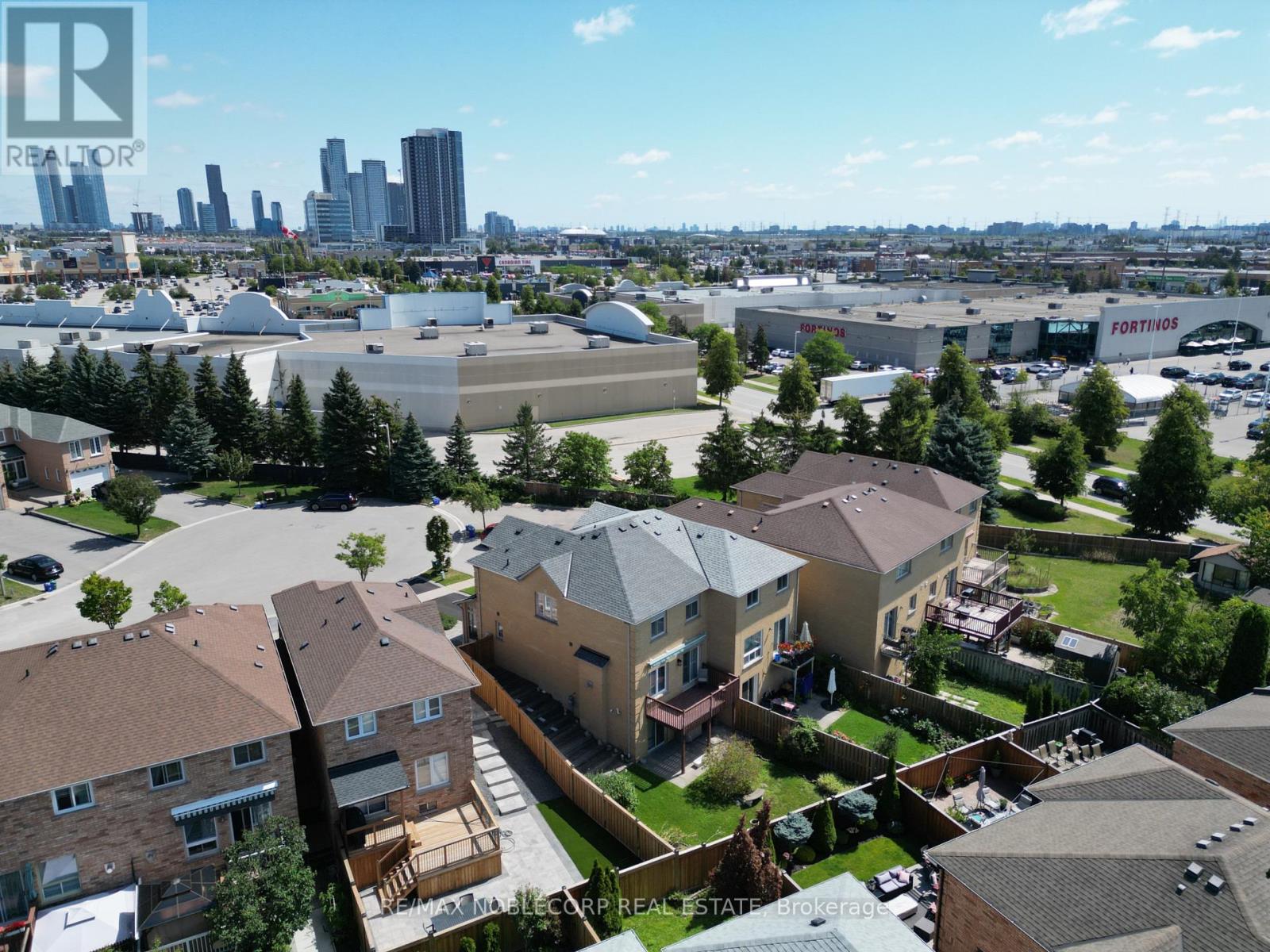 28 Opera Place, Vaughan, Ontario  L4L 8Y8 - Photo 9 - N13712762