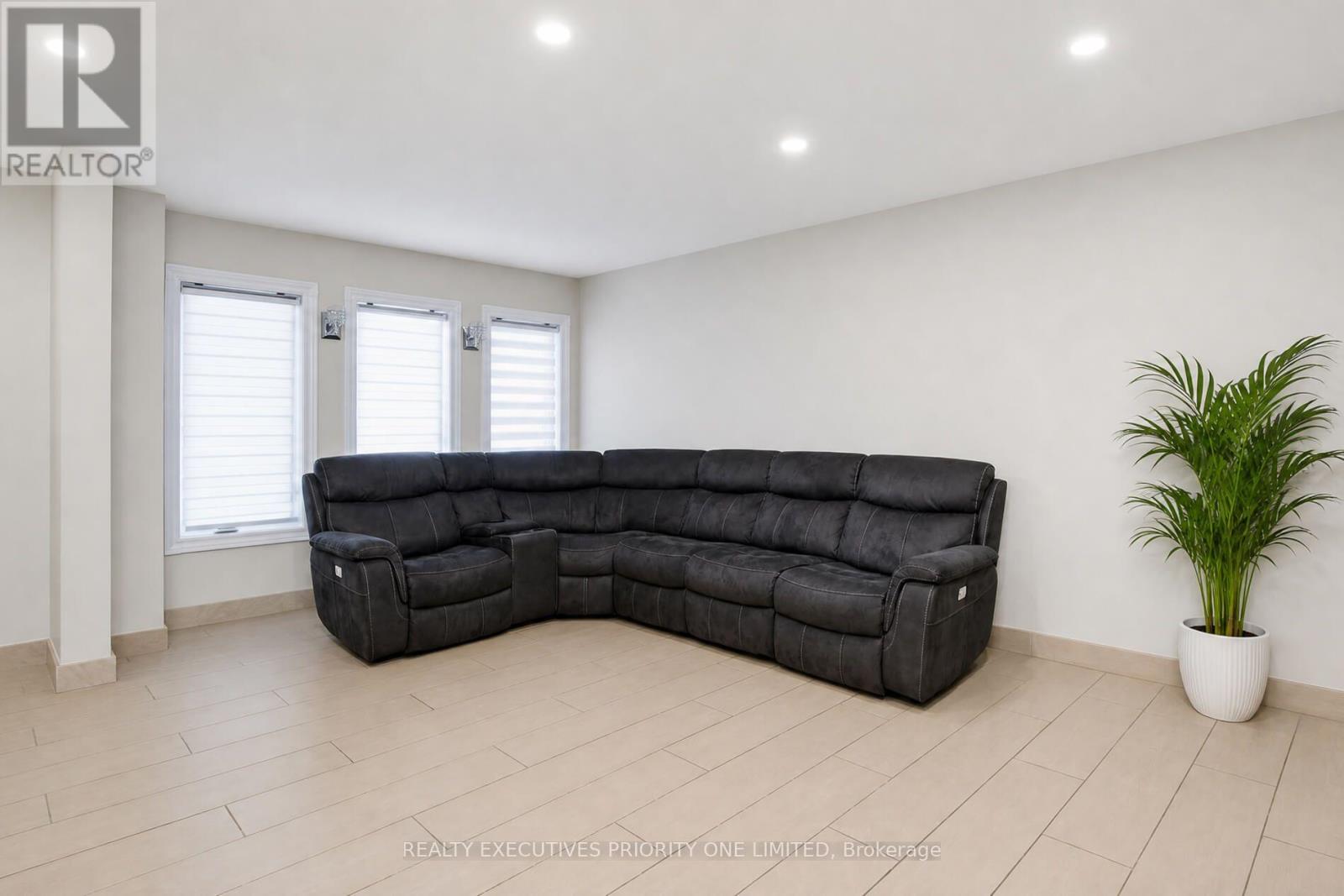 596 Napa Valley Avenue, Vaughan, Ontario  L4H 1R1 - Photo 6 - N13712780