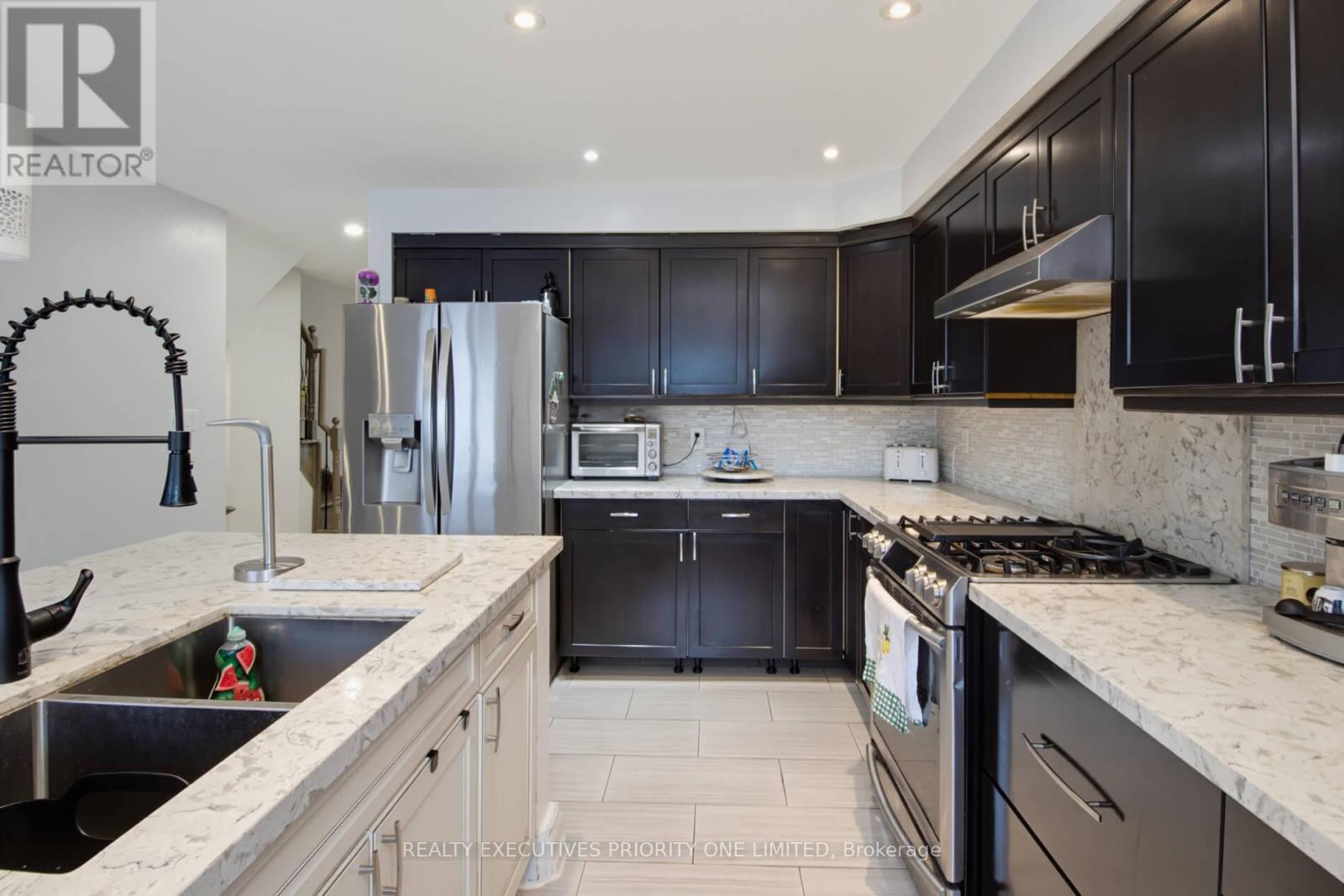 596 Napa Valley Avenue, Vaughan, Ontario  L4H 1R1 - Photo 9 - N13712780