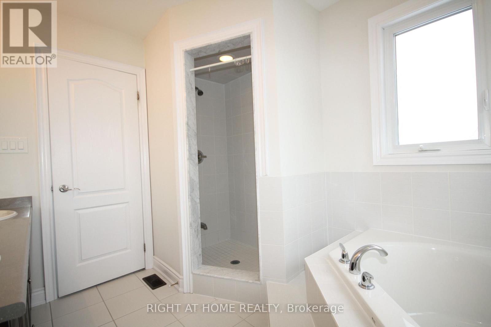 66 White Crescent, Barrie (Holly), Ontario  L4N 5Z9 - Photo 14 - S13712736