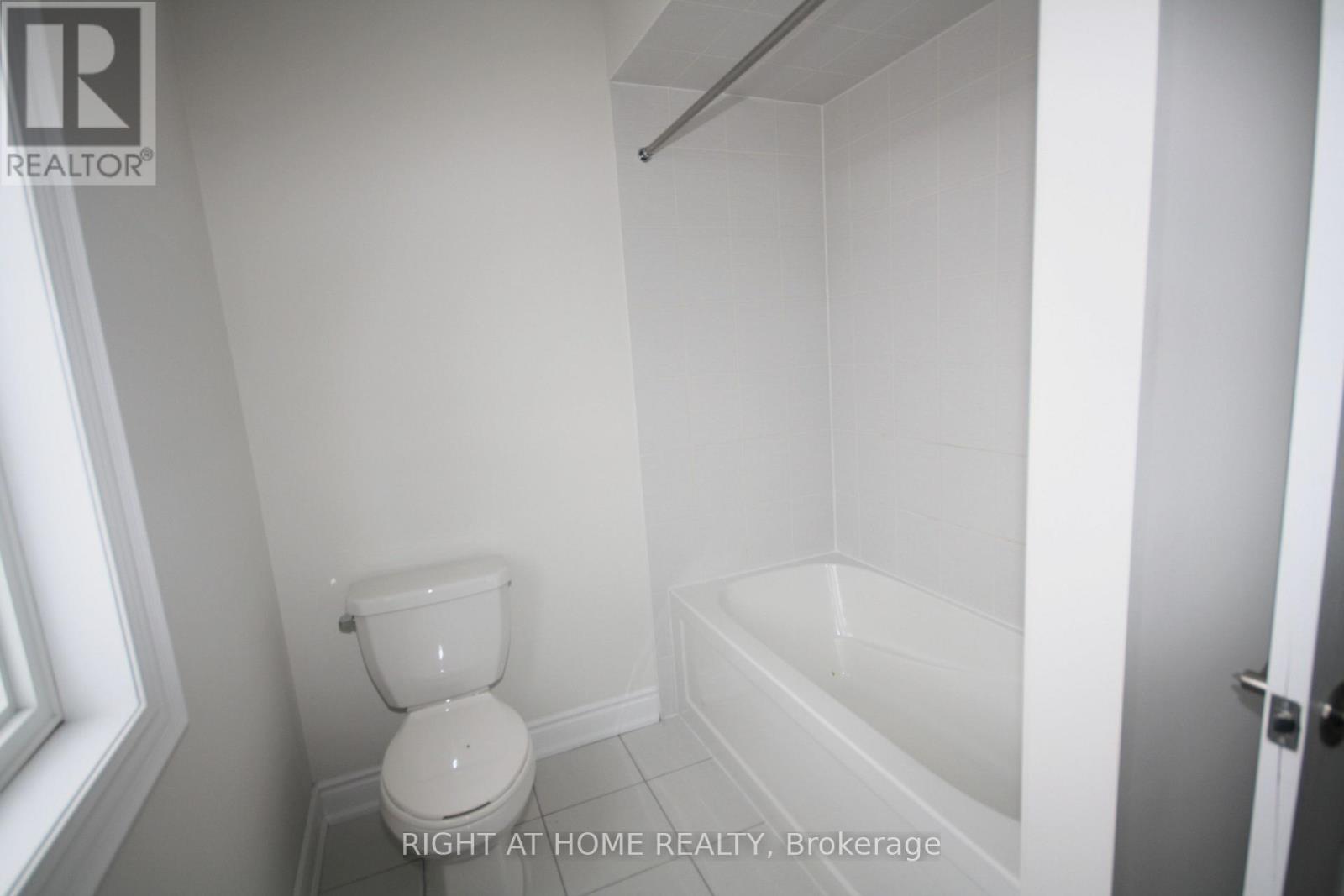 66 White Crescent, Barrie (Holly), Ontario  L4N 5Z9 - Photo 21 - S13712736