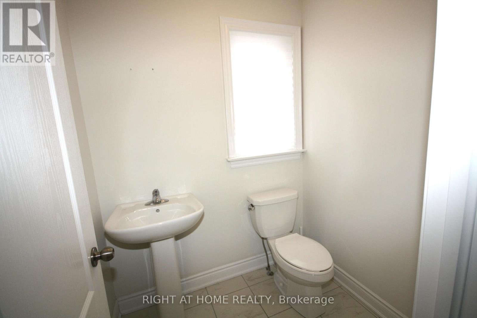66 White Crescent, Barrie (Holly), Ontario  L4N 5Z9 - Photo 5 - S13712736