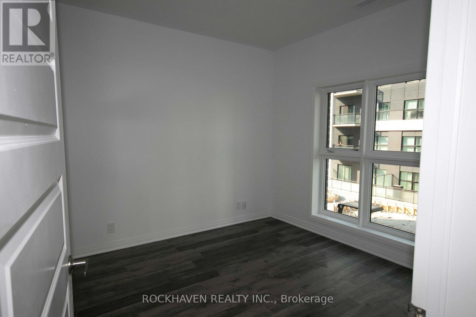 210 - 102 Grovewood Common, Oakville, Ontario L6H 0X3 - Photo 10 - W13712760