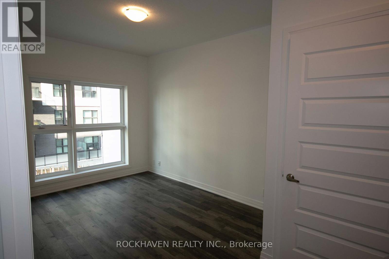 210 - 102 Grovewood Common, Oakville, Ontario L6H 0X3 - Photo 11 - W13712760