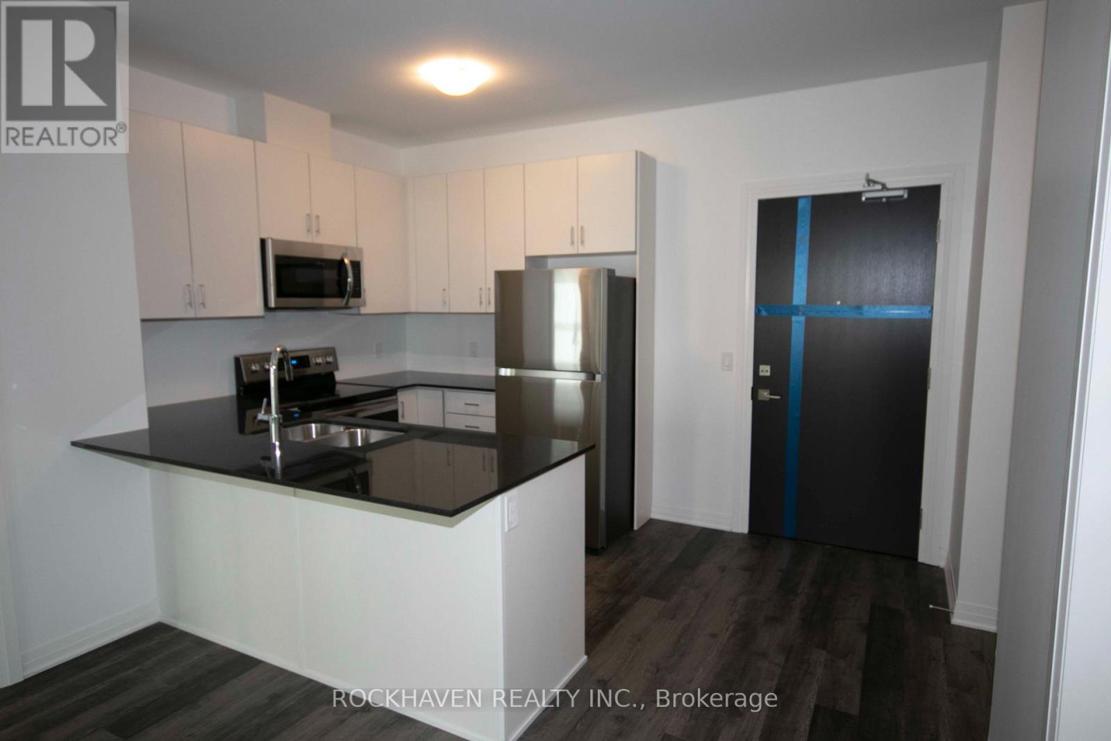 210 - 102 Grovewood Common, Oakville, Ontario L6H 0X3 - Photo 4 - W13712760